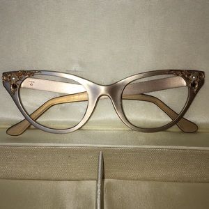 Beautiful Vintage frames. Matte gold
